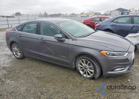 2017 Ford Fusion Se Phev z USA, uszkodzony, nr VIN 3FA6P0PU5HR330166